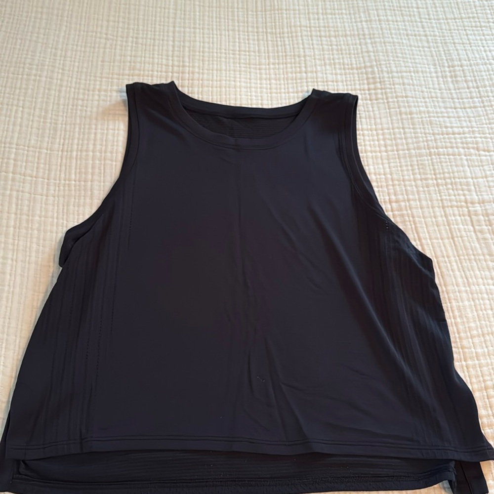 NWOT Lululemon muscle tank.